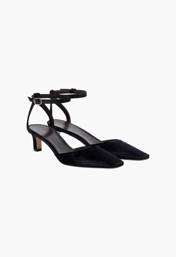 Black - Carla 45 Velvet Pumps