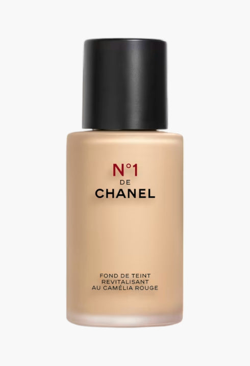 N°1 De Chanel Revitalising Foundation Illuminates - Hydrates - Protects