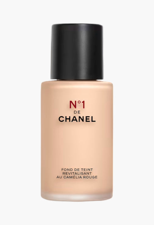 N°1 De Chanel Revitalising Foundation Illuminates - Hydrates - Protects