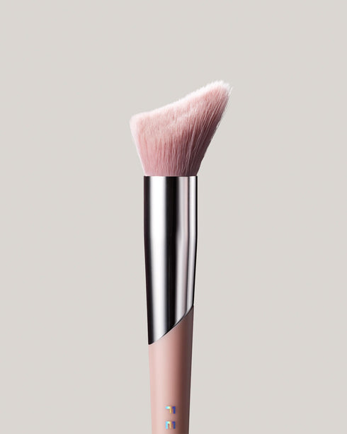Cheek-Hugging Highlight Brush 120 - GLAM MODA
