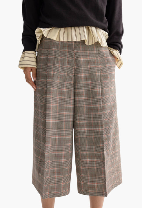 Chequered Bermuda Shorts - GLAM MODA