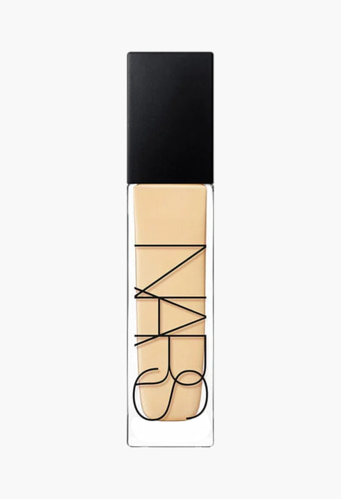 Natural Radiant Longwear Foundation - GLAM MODA