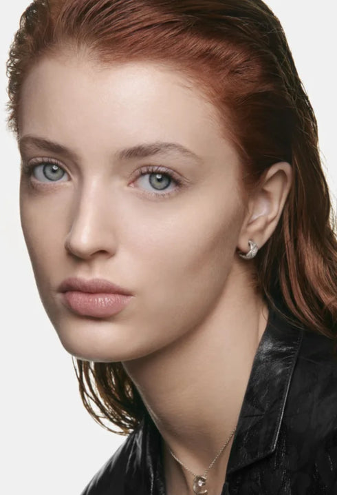 N°1 De Chanel Revitalising Foundation Illuminates - Hydrates - Protects