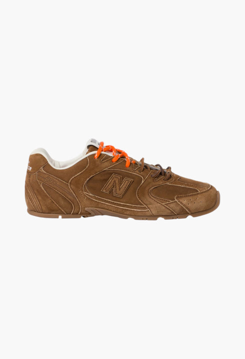 Cinnamon - New Balance X Miu Miu 530 SL Suede Sneakers - GLAM MODA