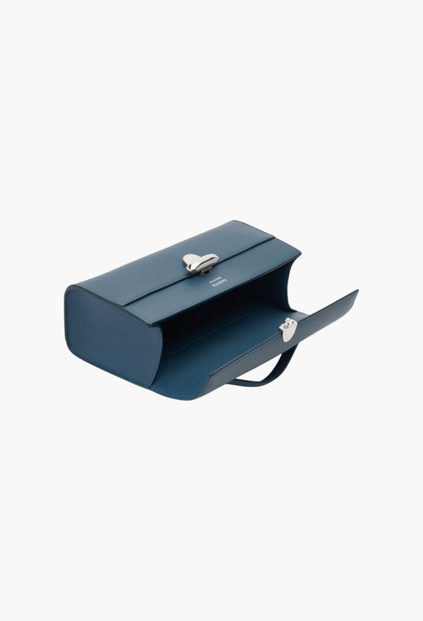Ocean Leather - Symmetry Pochette