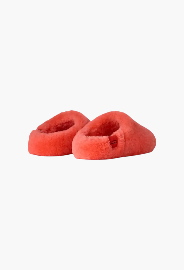 GLAM MODA UGG Elea fluffed slip-on slippers in vibrant coral sheepskin with a minimalist design and rubber outsole