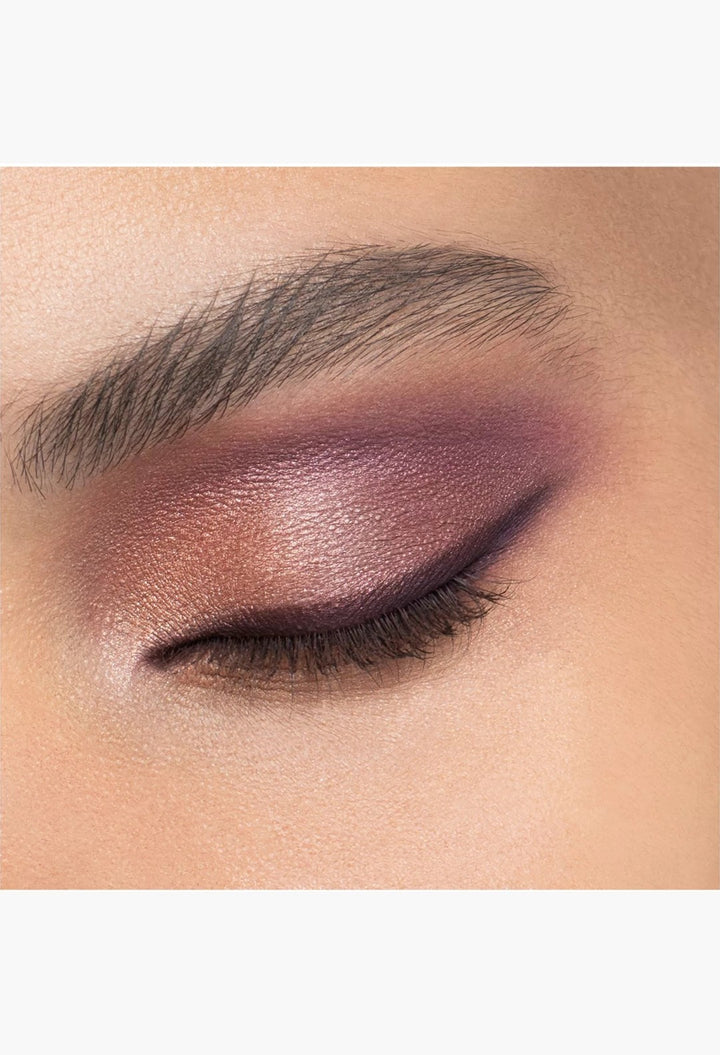 GLAM MODA Diorshow 5 Couleurs eyeshadow palette applied on eyelid with shimmering plum and bronze tones