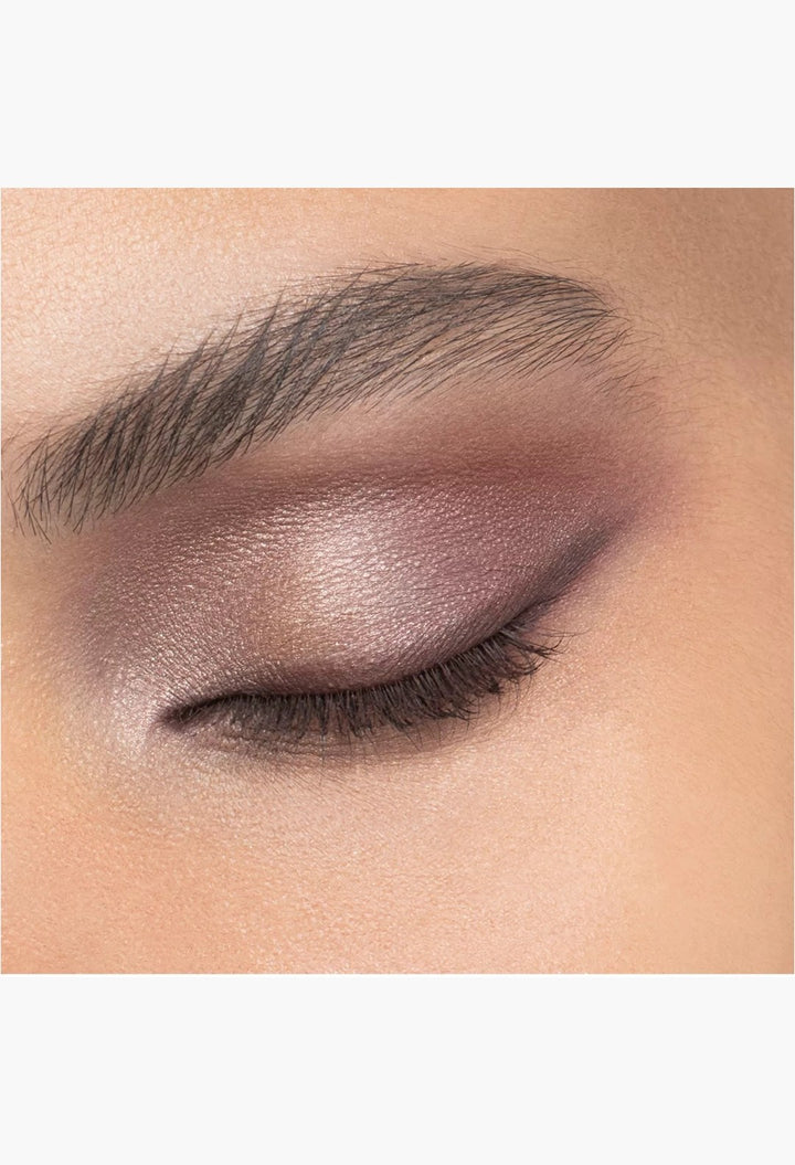 GLAM MODA Diorshow 5 Couleurs eyeshadow palette applied on eyelid with a shimmering brown metallic finish