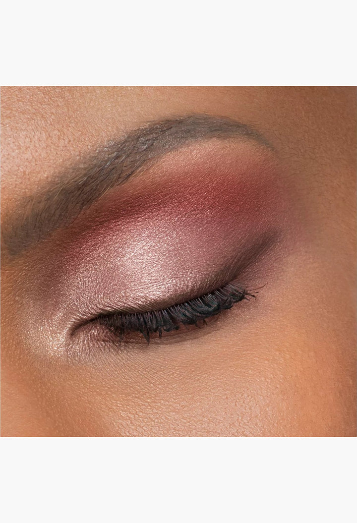 GLAM MODA Diorshow 5 Couleurs eyeshadow palette applied on eyelid with shimmering rose gold and metallic finish