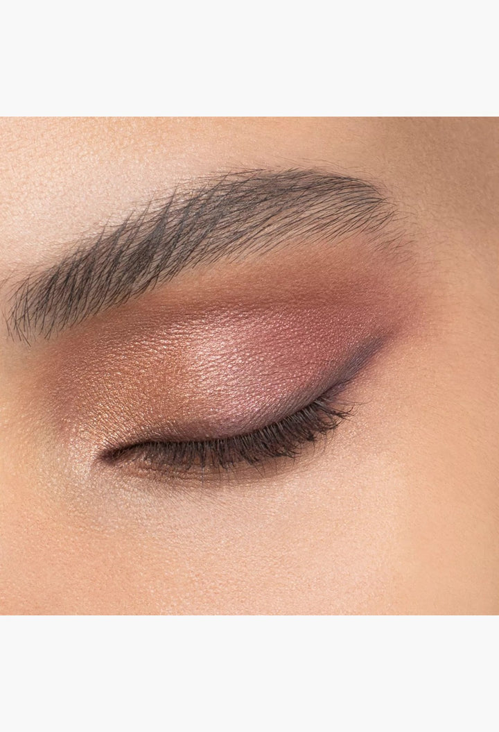 GLAM MODA Diorshow 5 Couleurs eyeshadow palette applied on eyelid with shimmering bronze and metallic copper tones