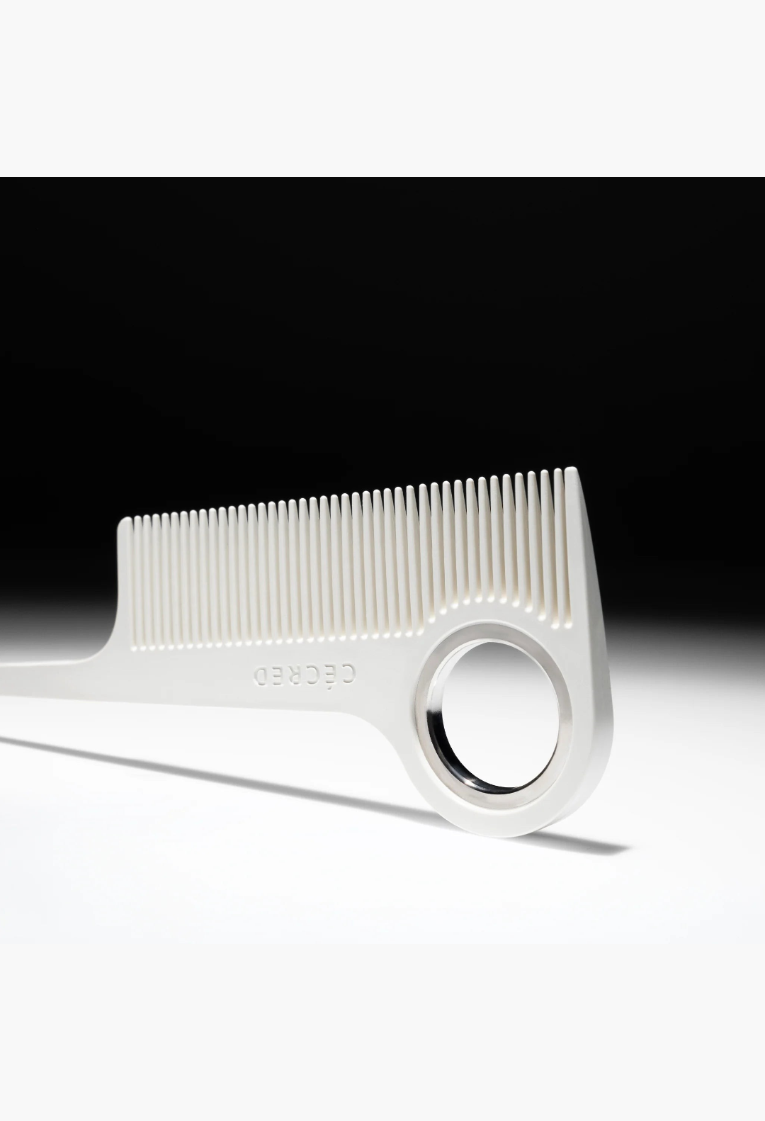 GLAM MODA white parting tail comb with fine teeth and a circular metal hanging ring for precise hair styling