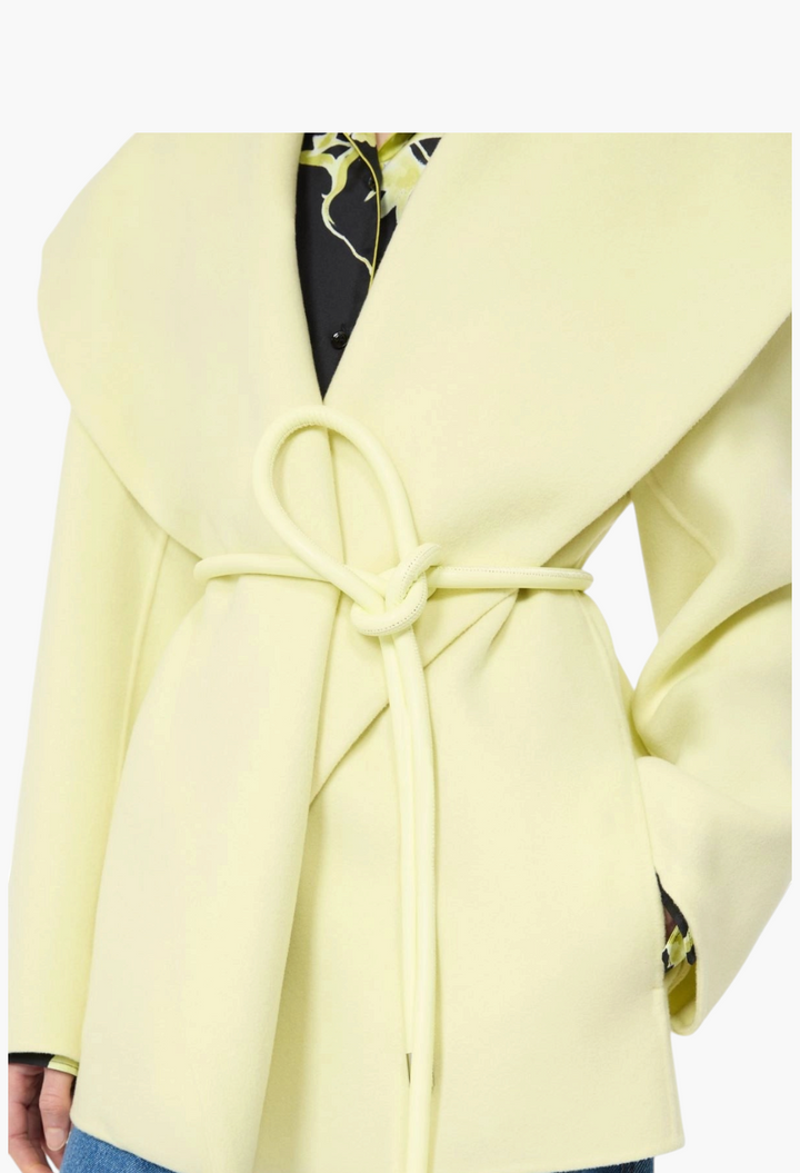 GLAM MODA pale yellow pure virgin wool double fabric jacket with a wide shawl collar and tubular waist belt