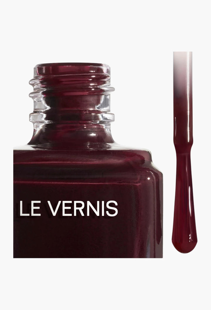 Le Vernis Rouge Noir