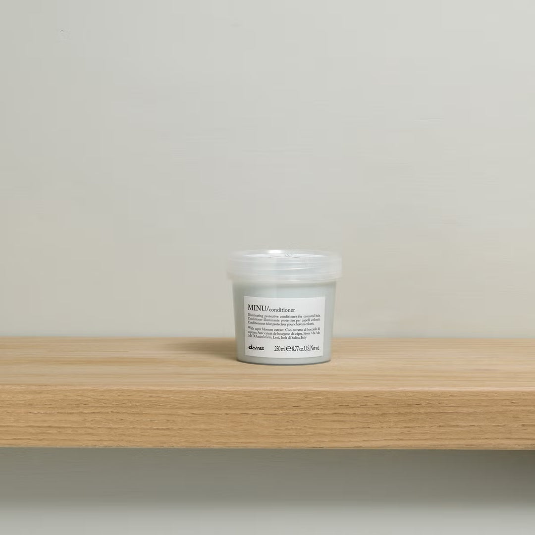 Davines MINU Illuminating Conditioner - GLAM MODA