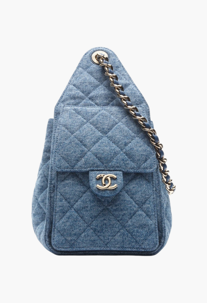 GLAM MODA CHANEL 25 small handbag in blue washed denim with quilted pattern and gold-tone metal chain strap