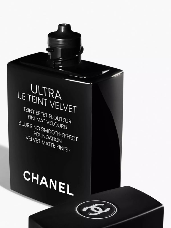Ultra Le Teint Velvet Blurring Smooth-Effect Foundation