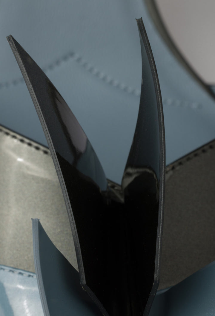 Anthracite/Astral - Two-tone patent leather D'Orsay pumps - GLAM MODA