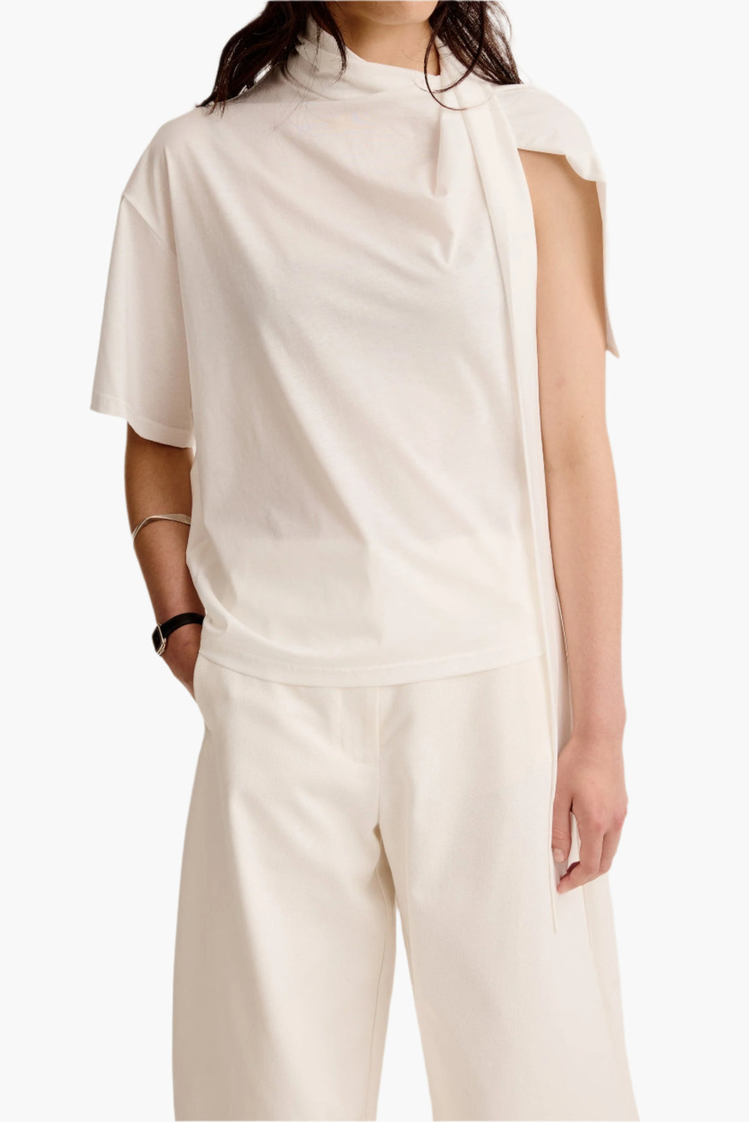 Aria Twist Tee - GLAM MODA