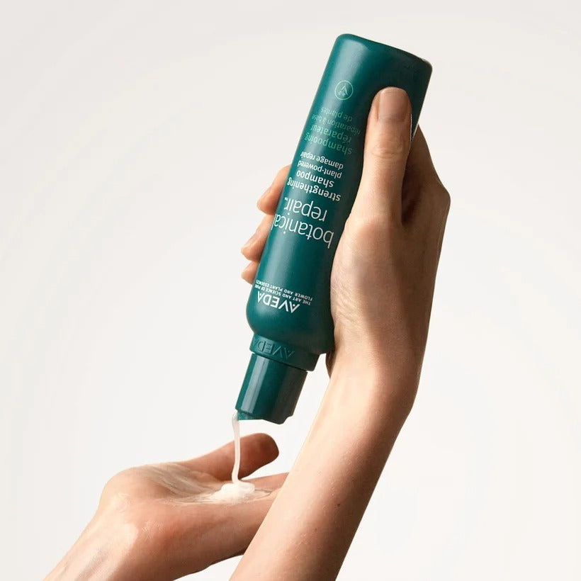 Aveda Botanical Repair Strengthening Shampoo - GLAM MODA