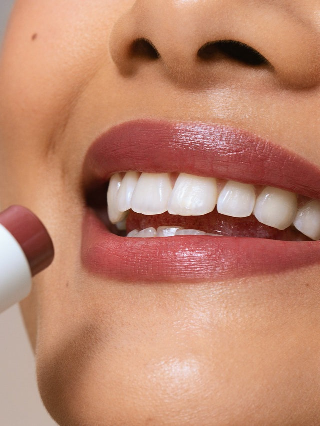 Balmy Tint Hydrating Lip Balm - GLAM MODA