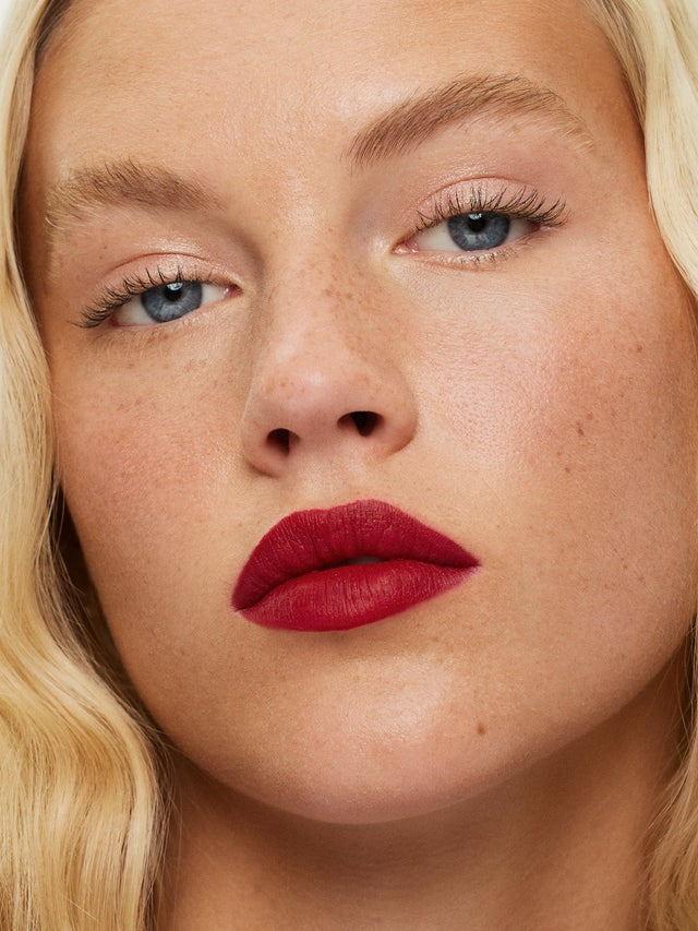 Blue Note - Lip Sketch Hydrating Crayon - GLAM MODA