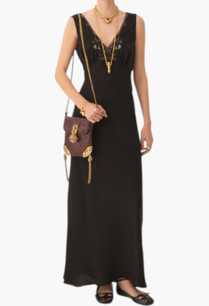 Château Treasures Chain Flap Bag In Grained Leather - GLAM MODA