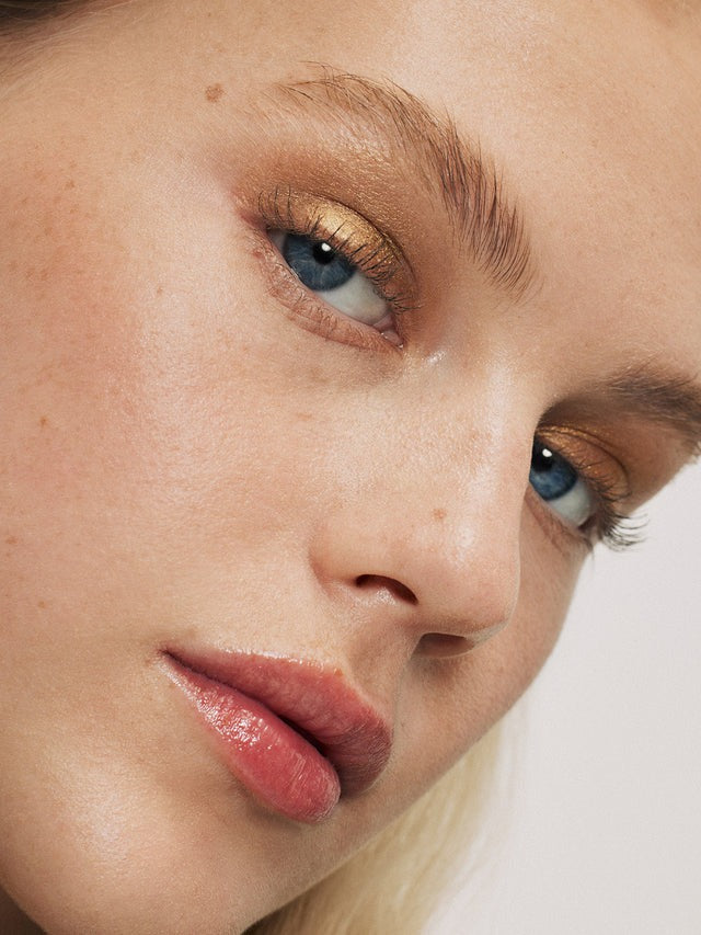 Divine - Eye Stylus Shadow Stick - GLAM MODA