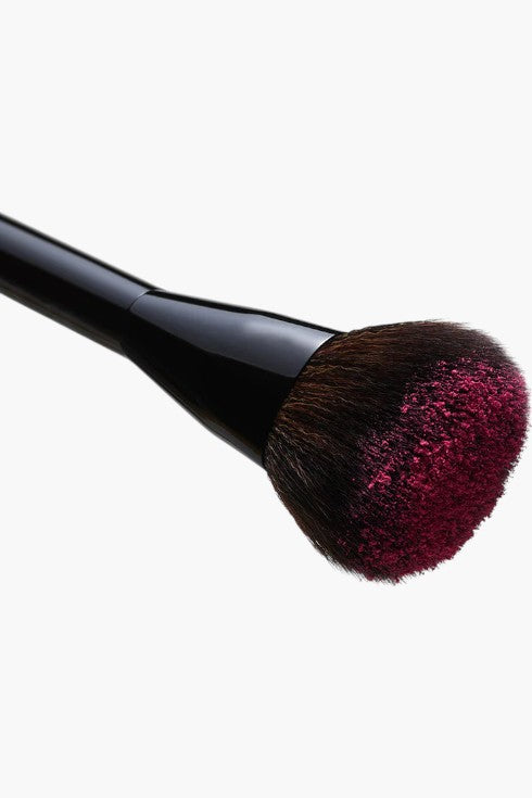 The Powder Blush Brush Made for Supersuede™ Blush