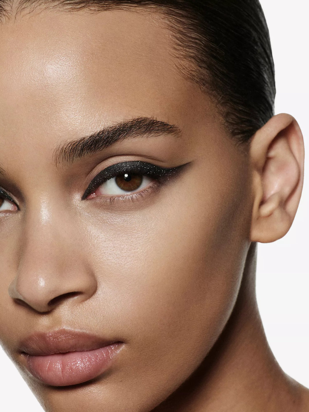 Eye Wardrobe Refillable Eyeshadow Palette - GLAM MODA