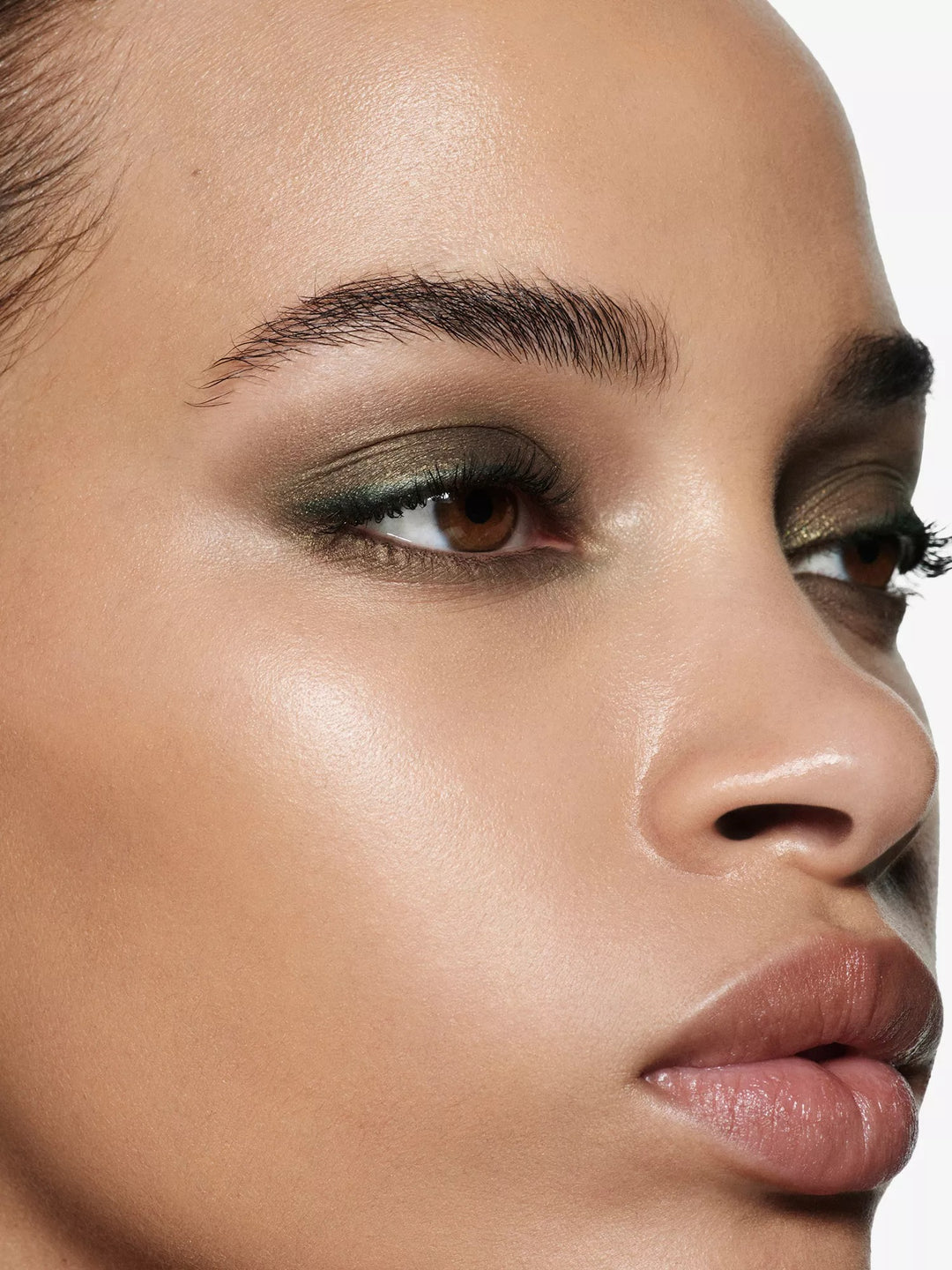 Eye Wardrobe Refillable Eyeshadow Palette - GLAM MODA