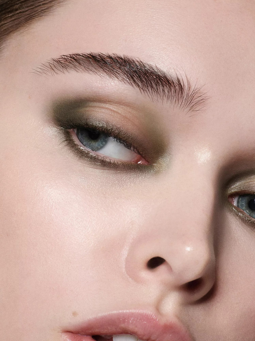 Eye Wardrobe Refillable Eyeshadow Palette - GLAM MODA