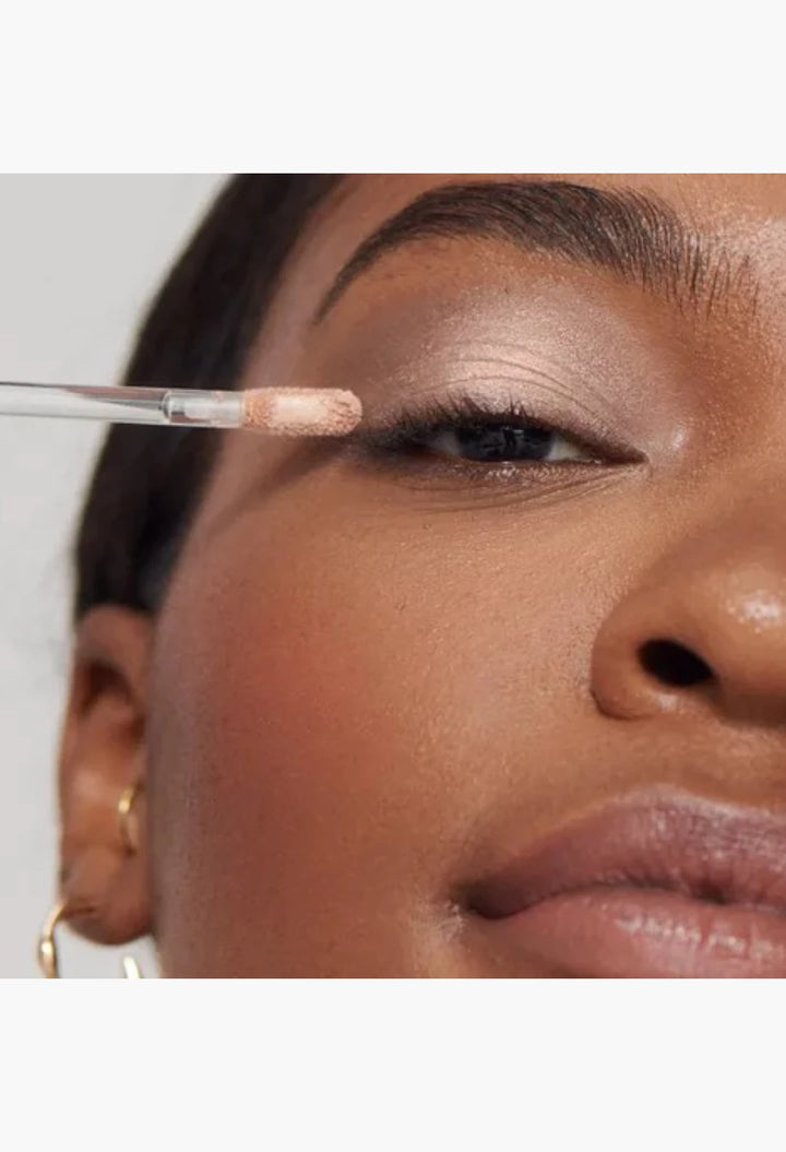 Liquid Powder Eye Tint