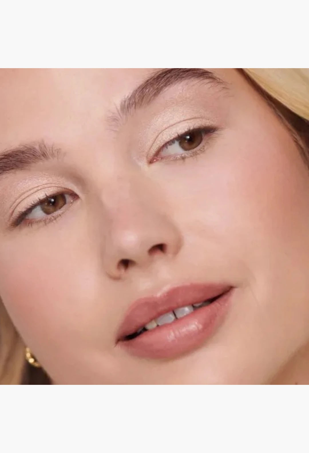 Liquid Powder Eye Tint