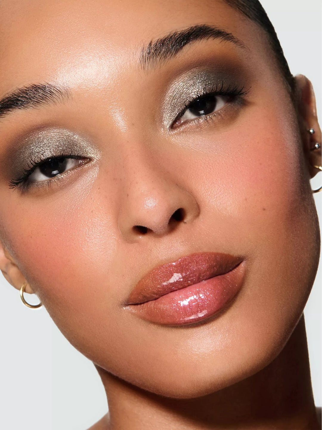 Gloss Embrace Sequin Lip Gloss 4.5ml - GLAM MODA