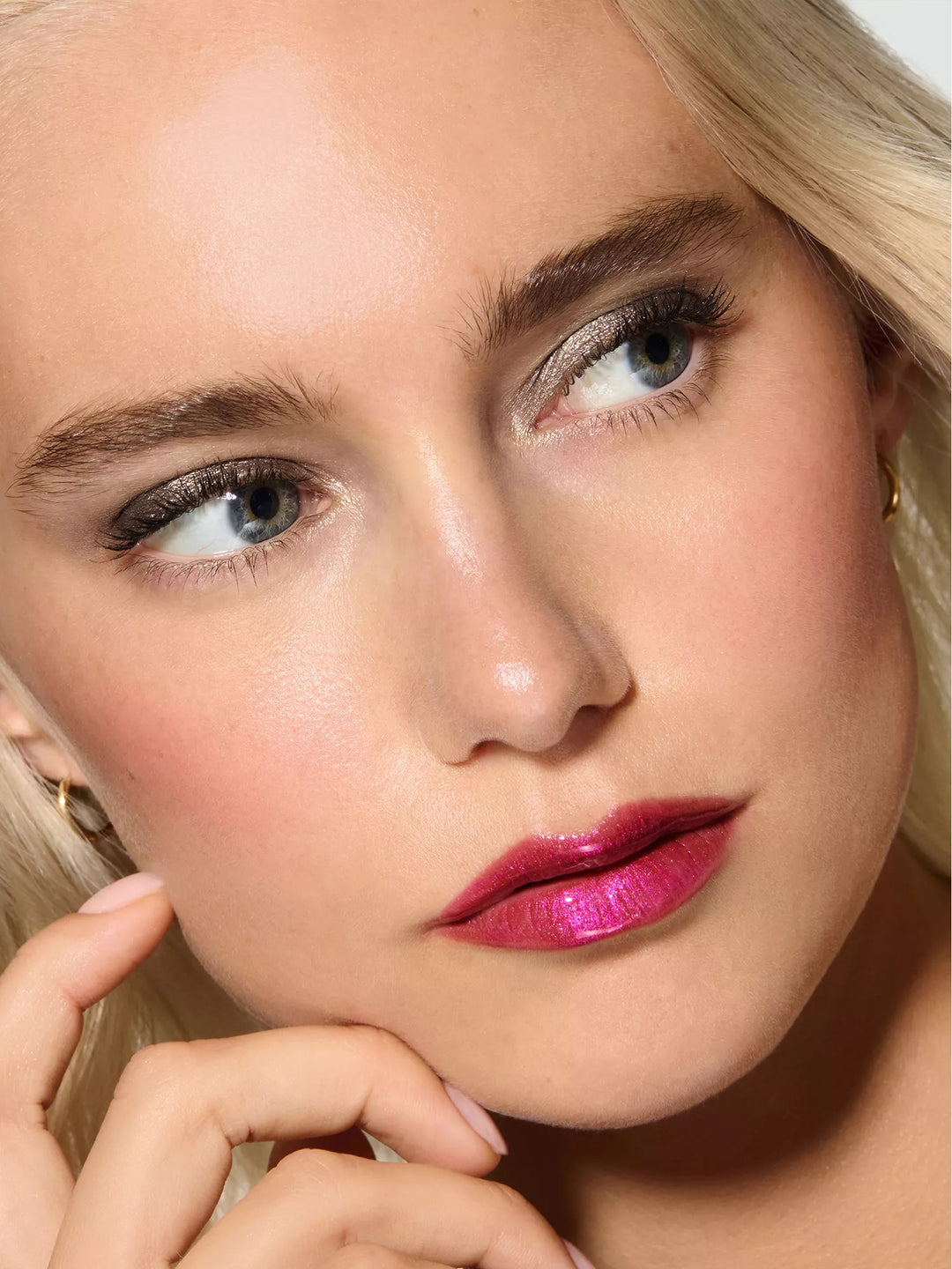 Gloss Embrace Sequin Lip Gloss 4.5ml - GLAM MODA