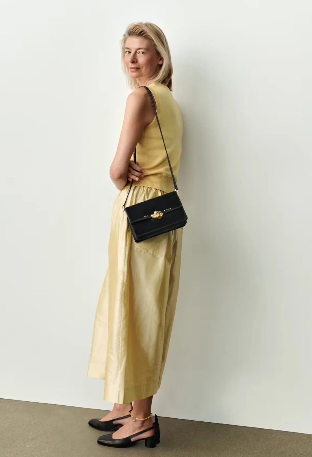 Medium Shoulder Bag with Kogut Seal black eel