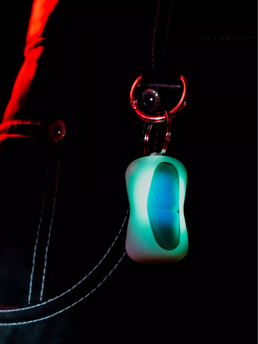 Glow Case Keychain - GLAM MODA