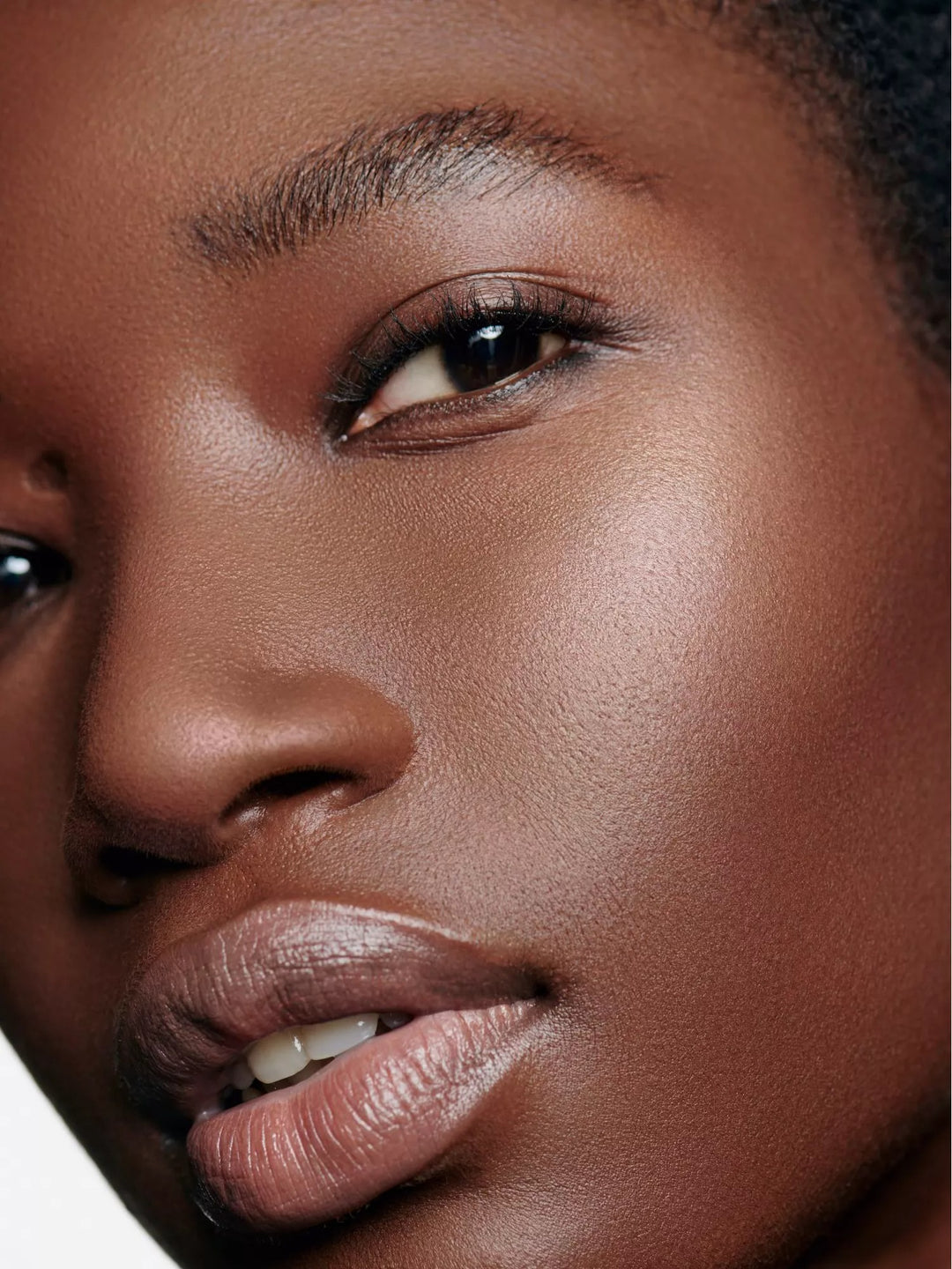 Illuminating Powder Blush 14g - GLAM MODA