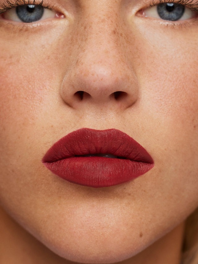 Kiln - Lip Sketch Hydrating Crayon - GLAM MODA