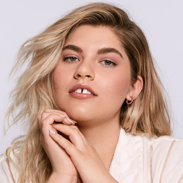 Lightweight Tinted Moisturizer With Hyaluronic Acid - GLAM MODA