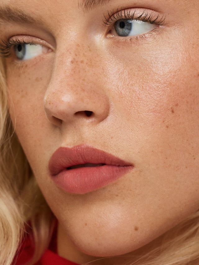 Lip Sketch Hydrating Crayon - GLAM MODA