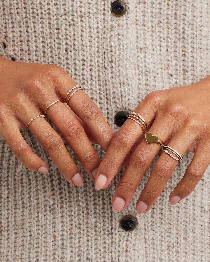 Louise Heart Signet Ring - GLAM MODA