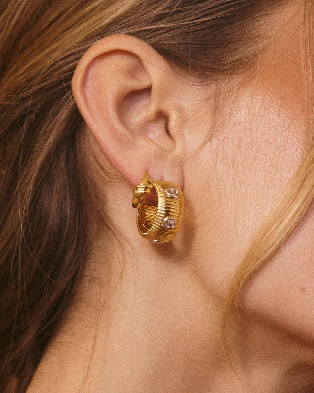 The Pave Georgia Ridged Hoops - Gold - GLAM MODA