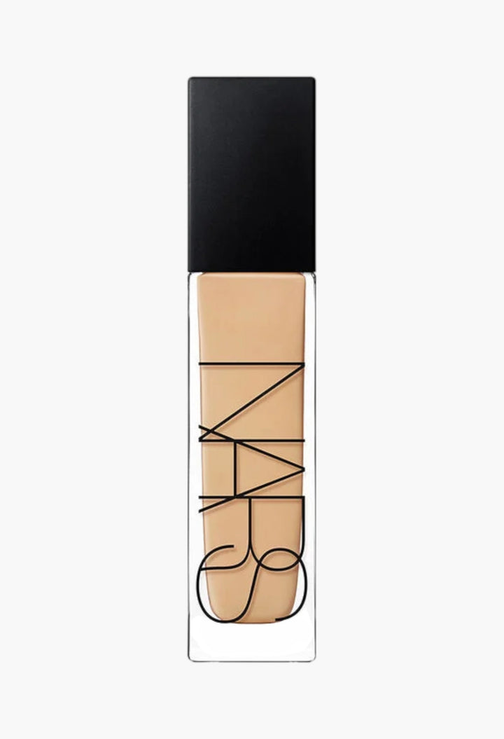 Natural Radiant Longwear Foundation - GLAM MODA