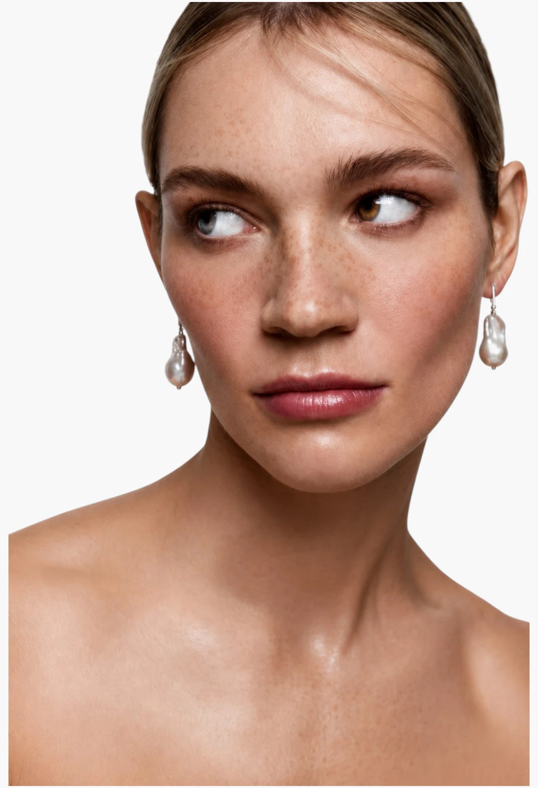 14kt Diamond Bar Baroque Pearl Earrings