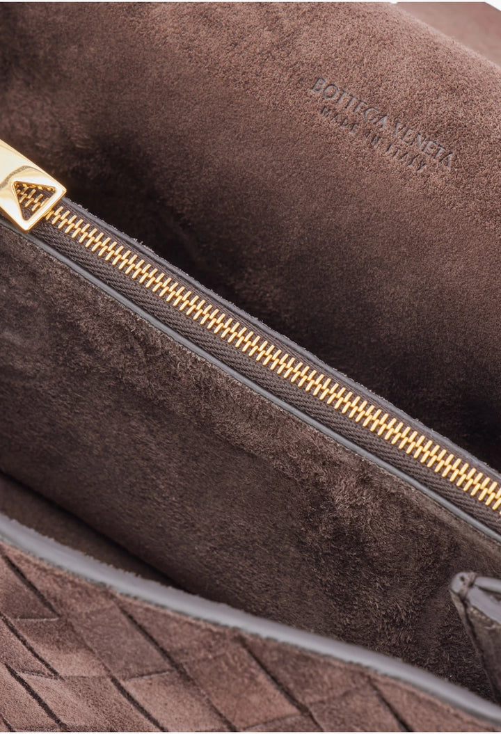Notturno Intrecciato suede shoulder bag