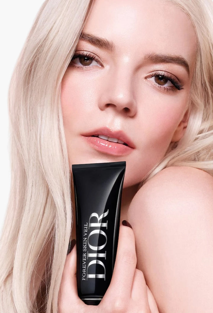 Forever Velvet Veil Primer (SPF 25) – Glow Finish