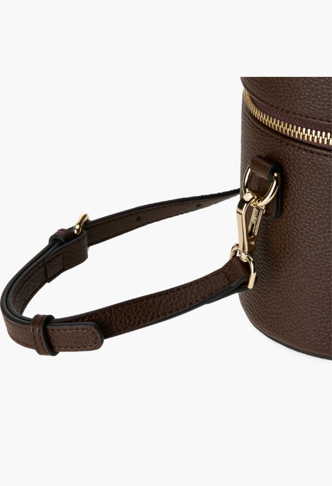 GLAM MODA brown vegan leather oval toiletry case featuring a detachable shoulder strap with gold hardware