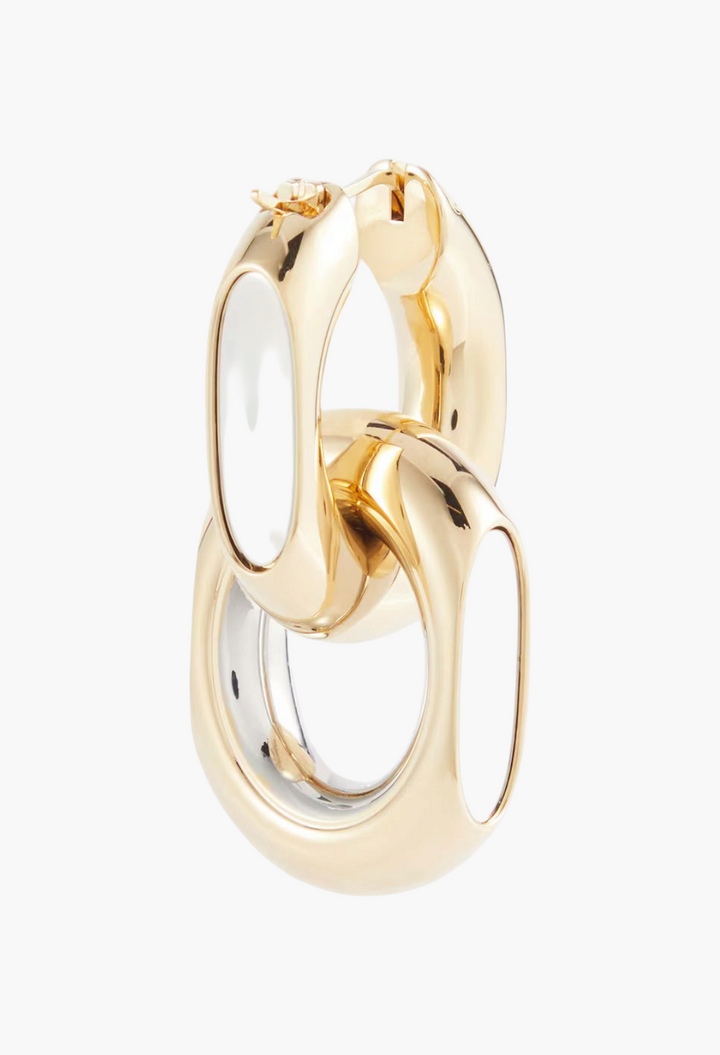 GLAM MODA Cassandre gold brass hoop earrings with a polished finish and secure pin fastening