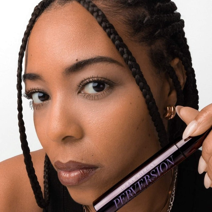 Perversion Volumizing Mascara - GLAM MODA